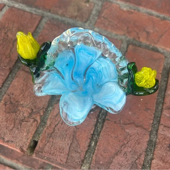 4" Vintage light Blue Small Hand Blown Glass Basket Spring Easter Excellent - Picture 6 of 11